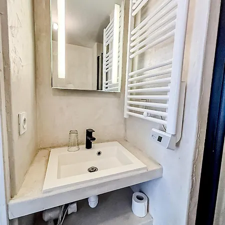 Apartment Les Saints Nico A 5 Min Port, Gare & Centre La Rochelle (Charente-Maritime)