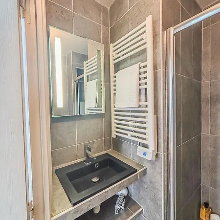 Les Saints Nico A 5 Min Port, Gare & Centre Apartment *